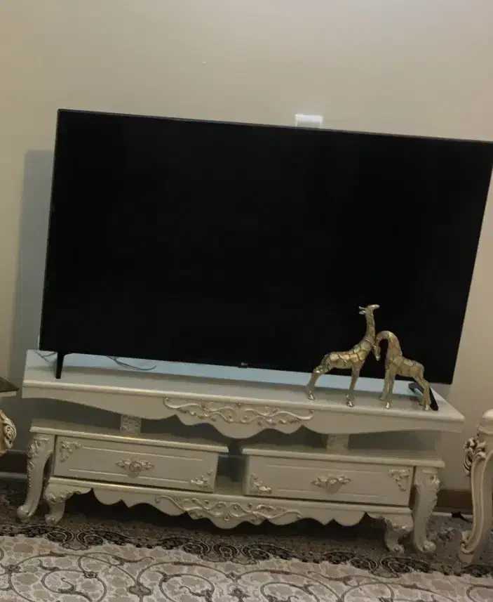 تی وی ال جی ۵۵اینچ|تلویزیون و پروژکتور|قم, زنبیل آباد|دیوار