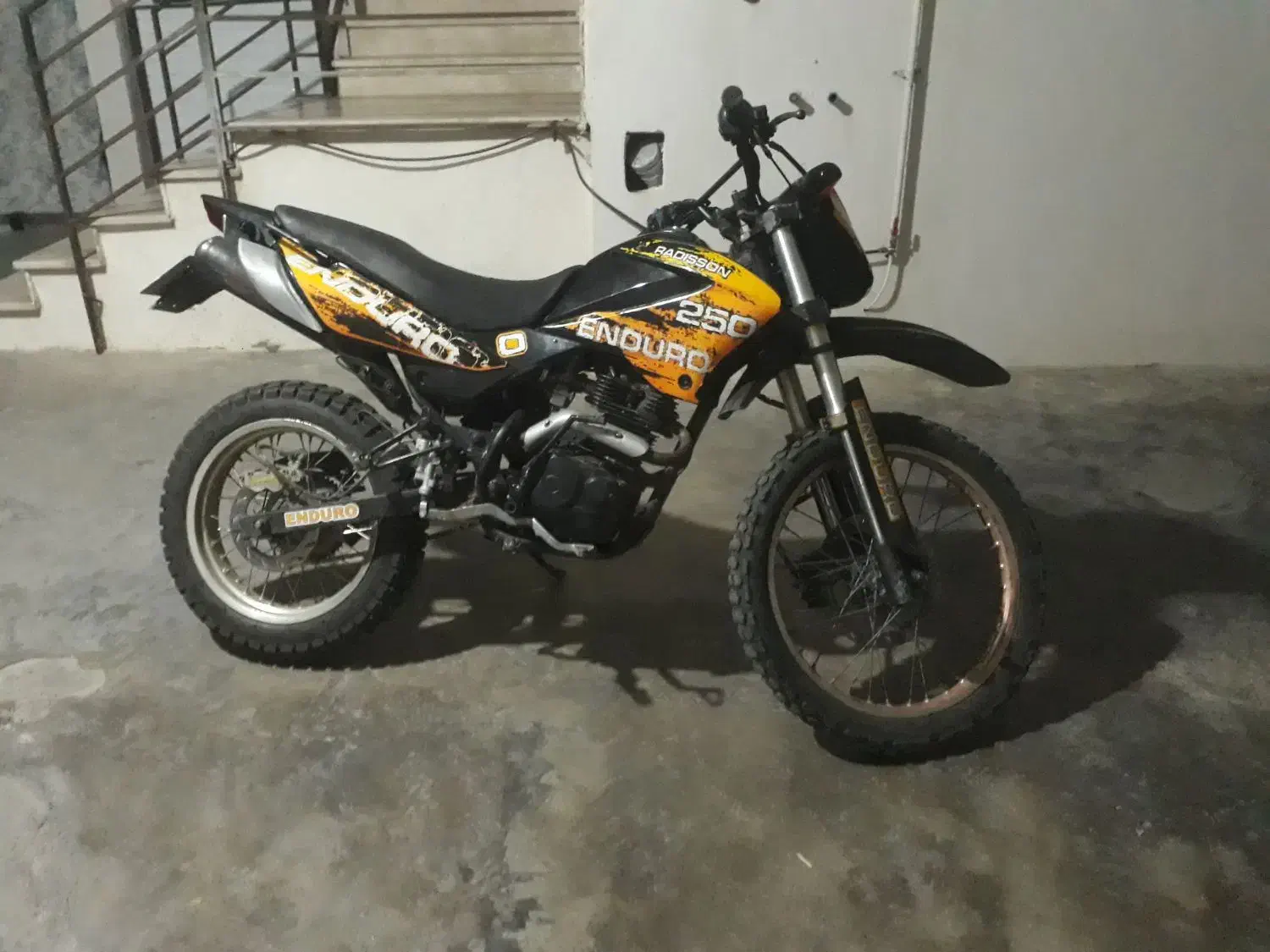 تریل رادیسون ۲۵۰ فابریک|موتورسیکلت|گرگان, |دیوار