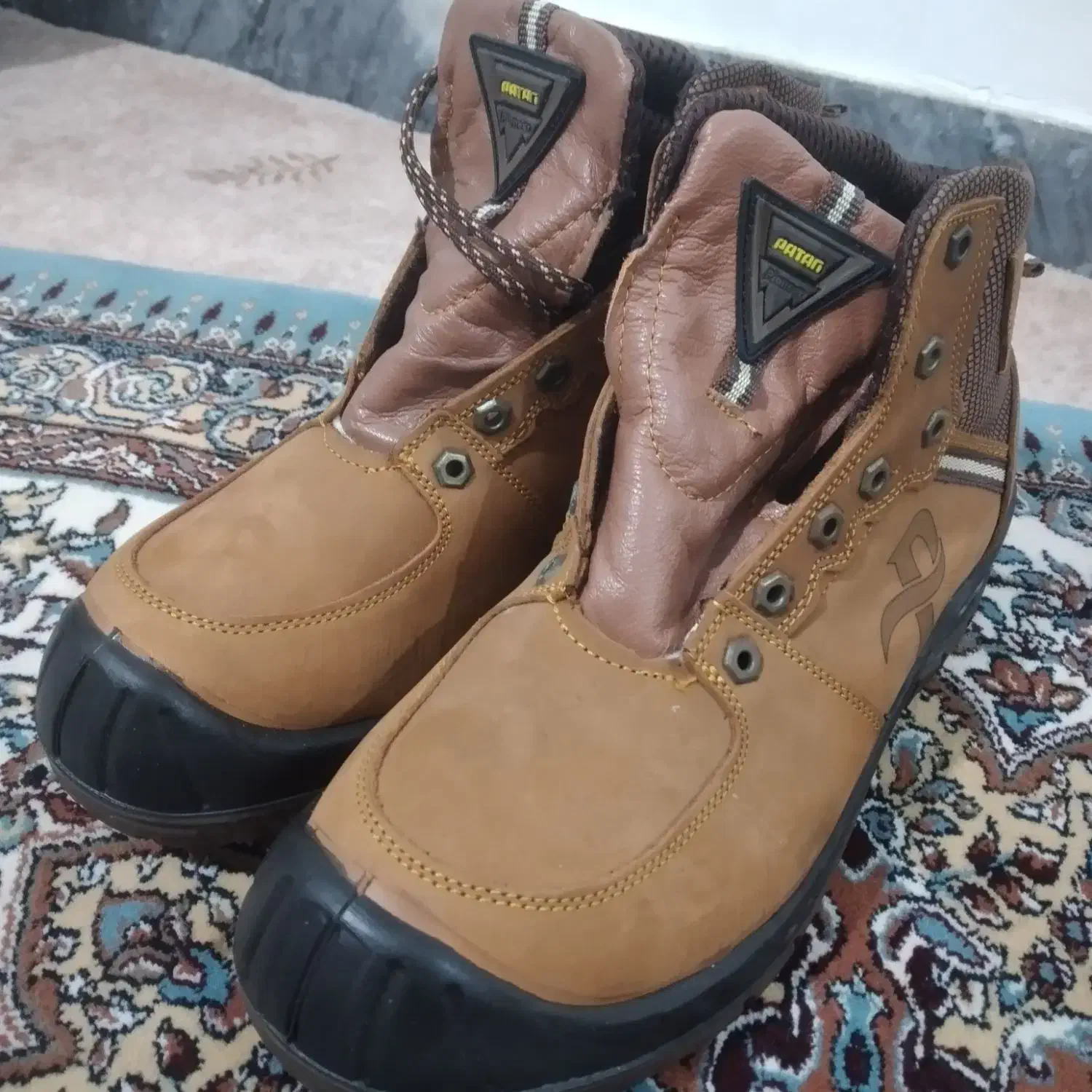 کفش ایمنی|کیف، کفش، کمربند|دهدشت, |دیوار