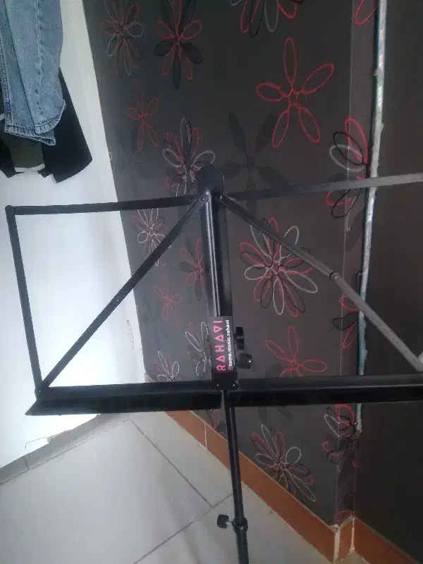 زیر پایی گیتار|گیتار، بیس، امپلیفایر|محمدیه-قزوین, |دیوار