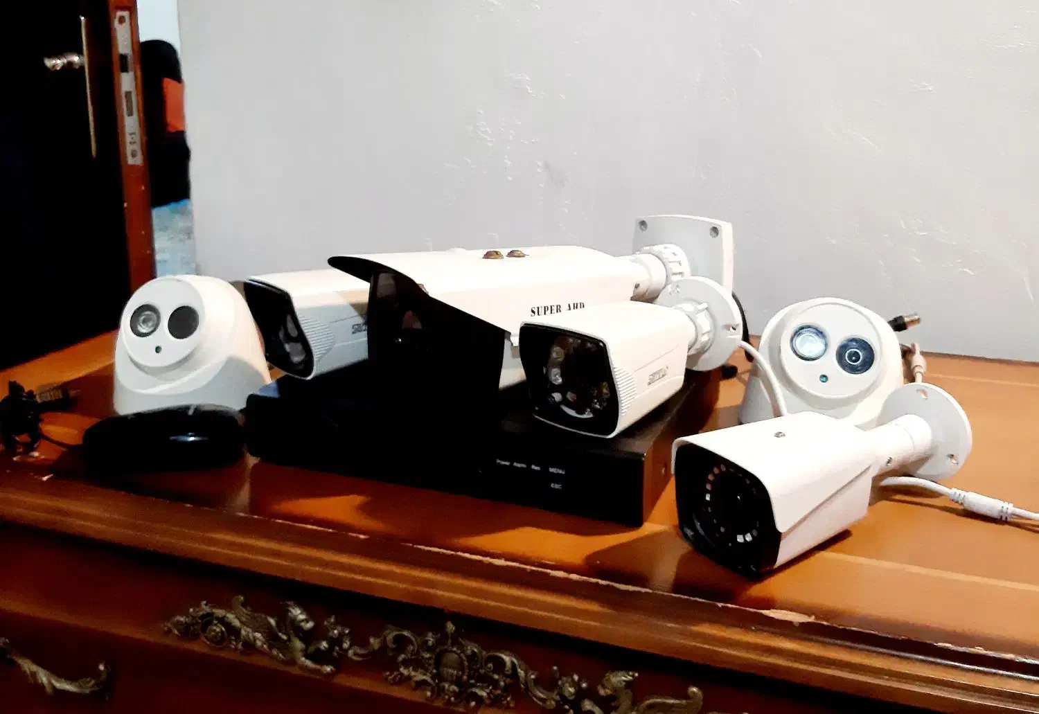 دستگاه AHD هشت کاناله . دوربین و هارد کامل|دوربین مداربسته|نوشهر, |دیوار