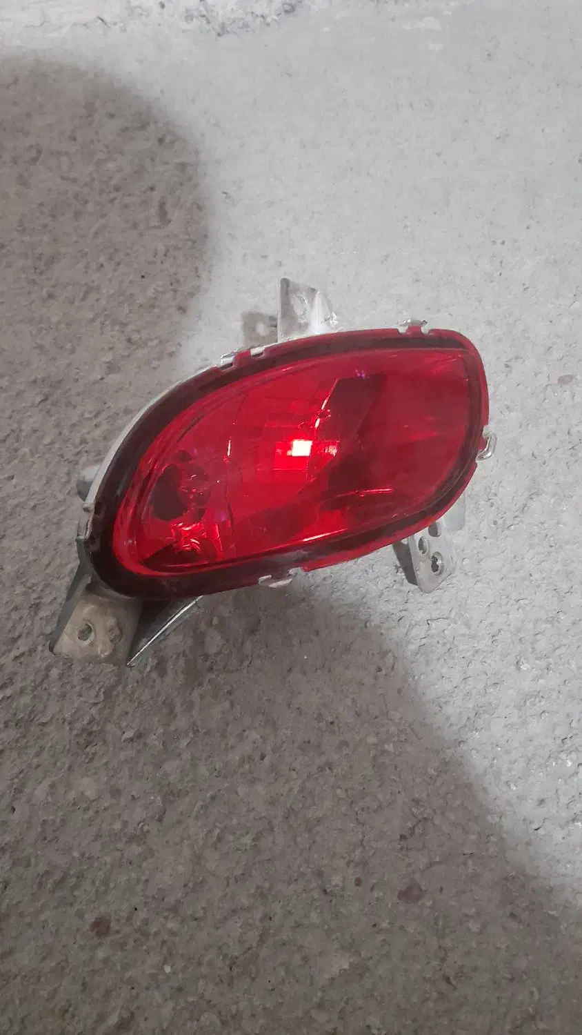 مه شکن عقب کوئیک سمت چپ سالم و پرنور|قطعات یدکی و لوازم جانبی|کرمانشاه, |دیوار