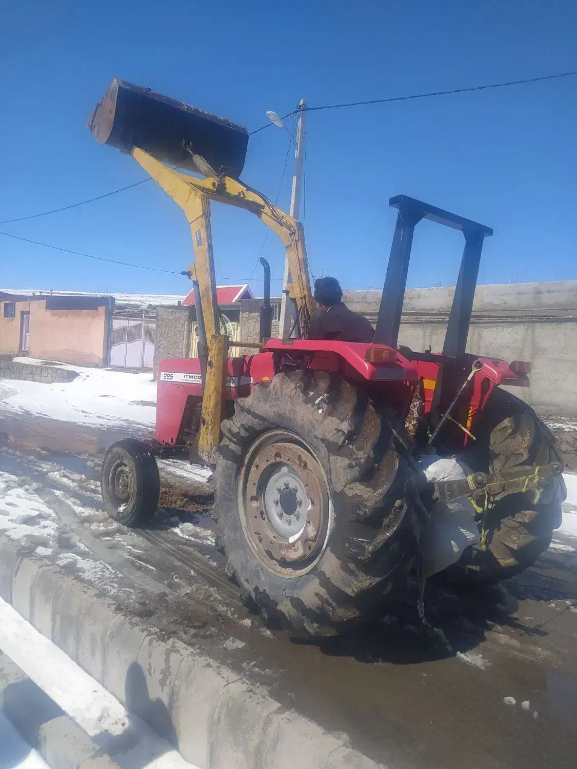 تراکتو‌۲۸۵بیل‌جلو‌مدل‌۸۶|خودرو سنگین|ورزقان, |دیوار