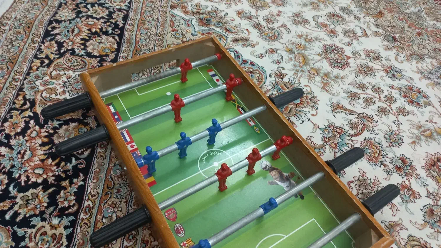 فوتبال دستی|ورزش‌های توپی|اندیشه, اندیشه فاز ۴|دیوار