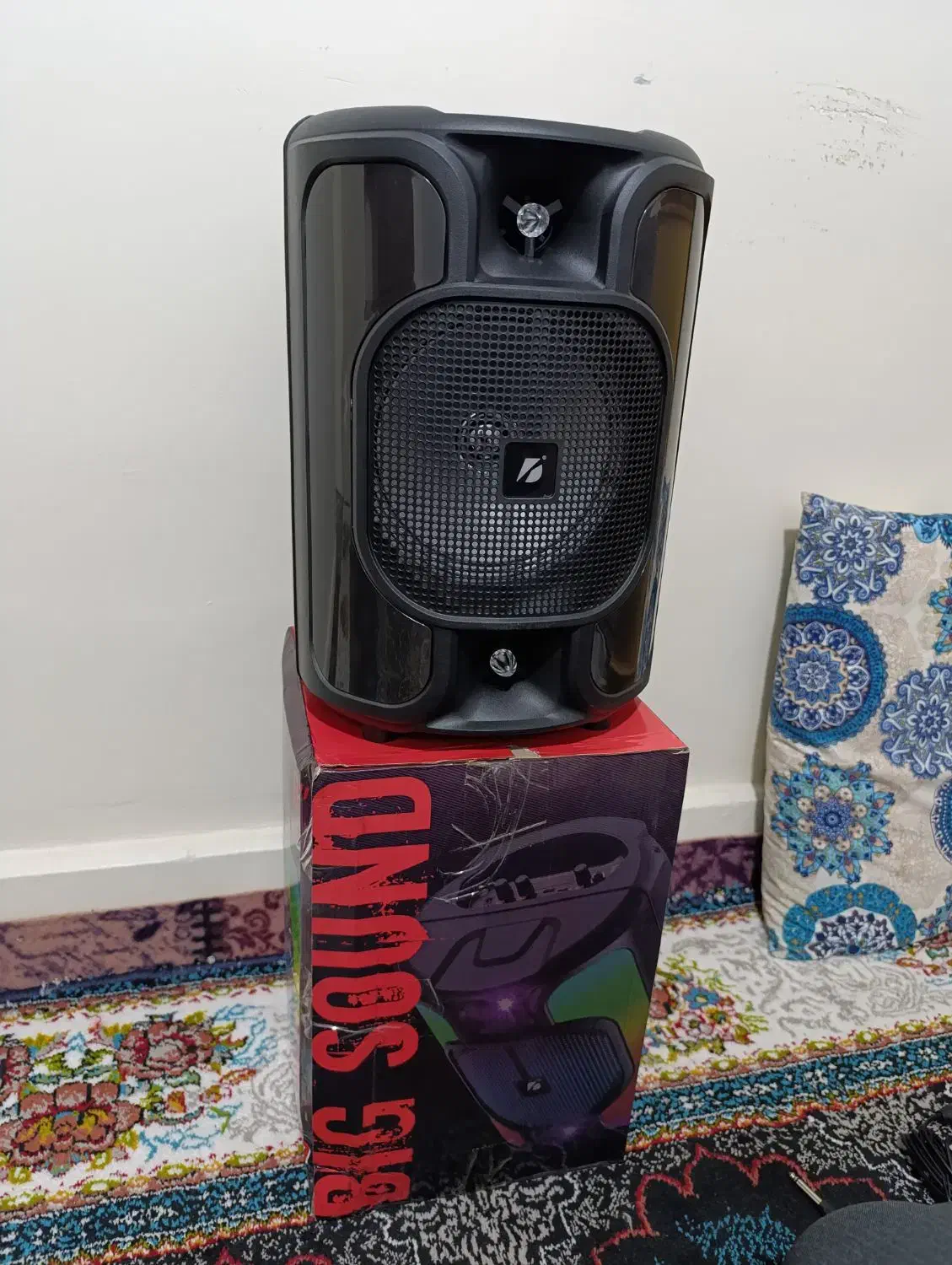 اسپیکر 8 اینچ با کیفیت عالی|پخشکننده همراه|همدان, |دیوار