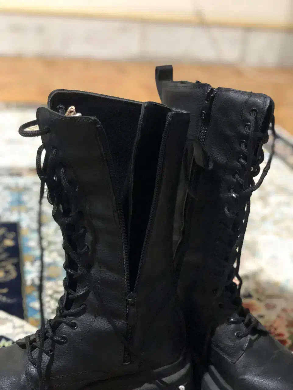 بوت|کیف، کفش، کمربند|شیروان (خراسان), |دیوار