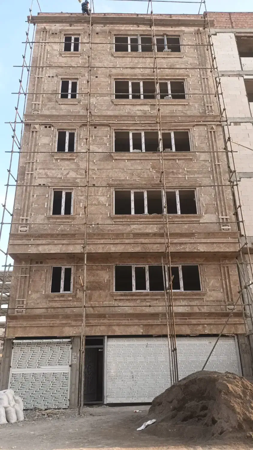 شاگرد سنگ نما ساختمان|استخدام معماری، عمران و ساختمانی|اردبیل, |دیوار