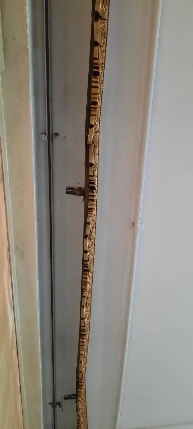 کتیبه والان پرده و چوب پرده ساده|پرده، رانر، رومیزی|تهران, قصر فیروزه ۱|دیوار