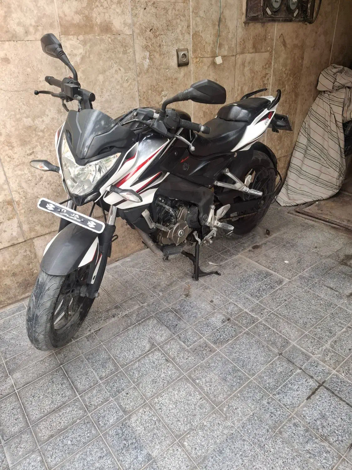 موتور ns200موتوری سالم بدون یه هزاری خرج|موتورسیکلت|گلستان (تهران), |دیوار