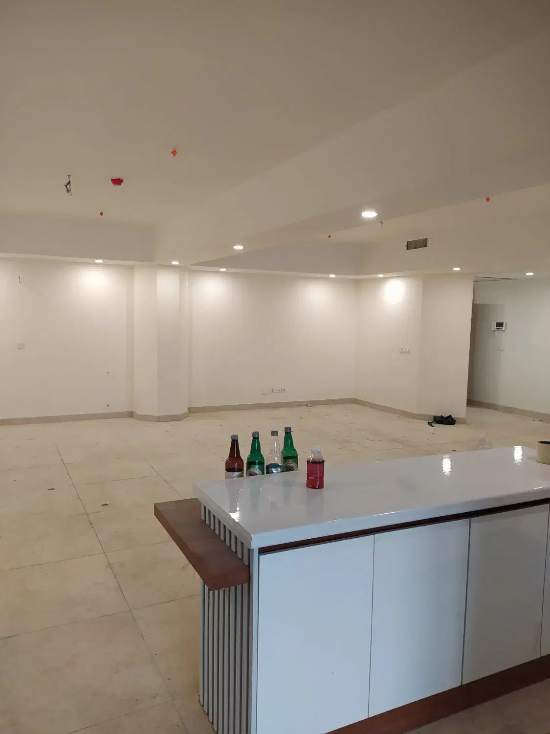 رهن و اجاره واحدی خوش نقشه در منطقه ۲۲شهرک چیتگر