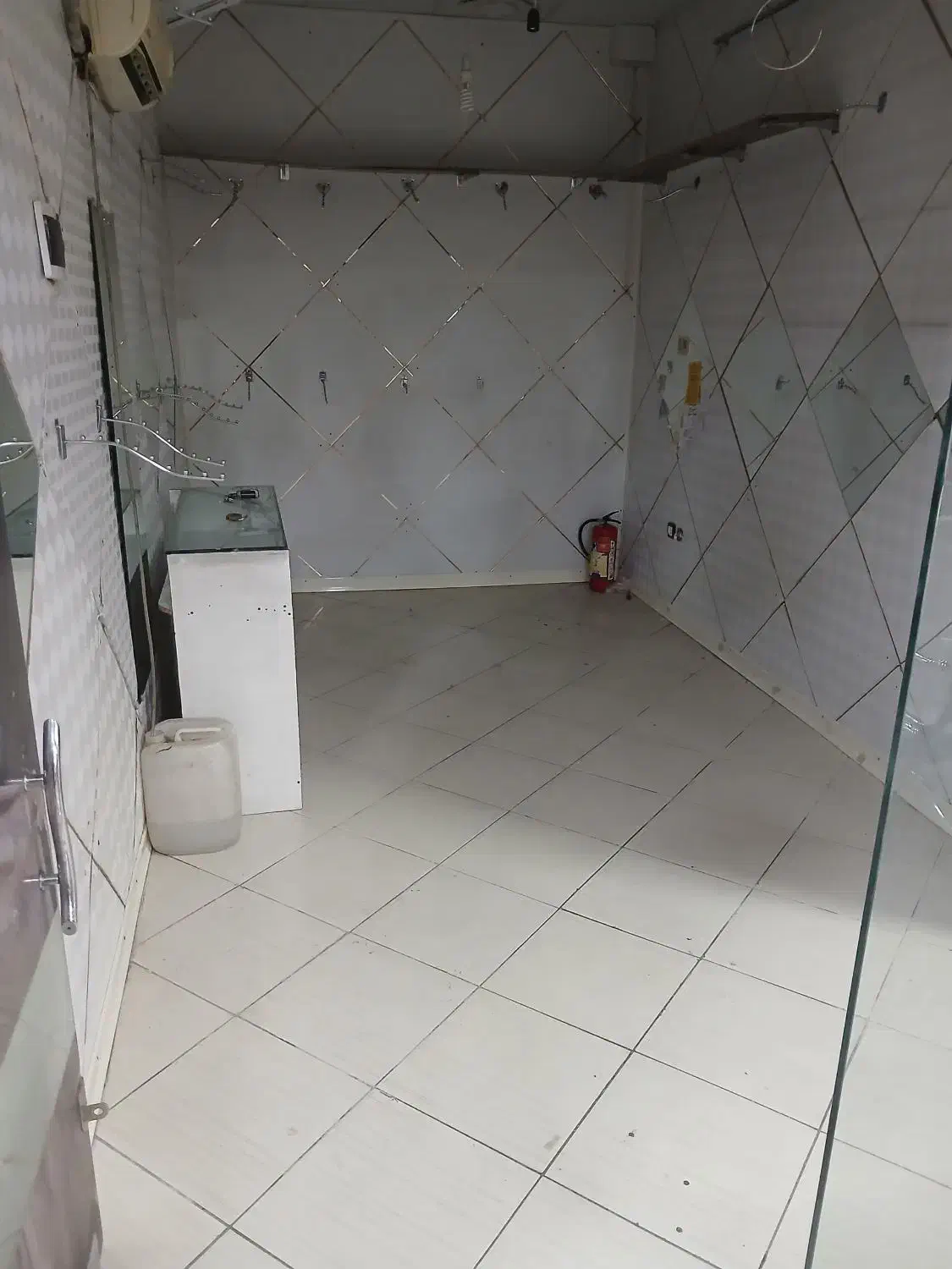 فروش مغازه دو نبش|فروش مغازه و غرفه|شیراز, لب آب|دیوار