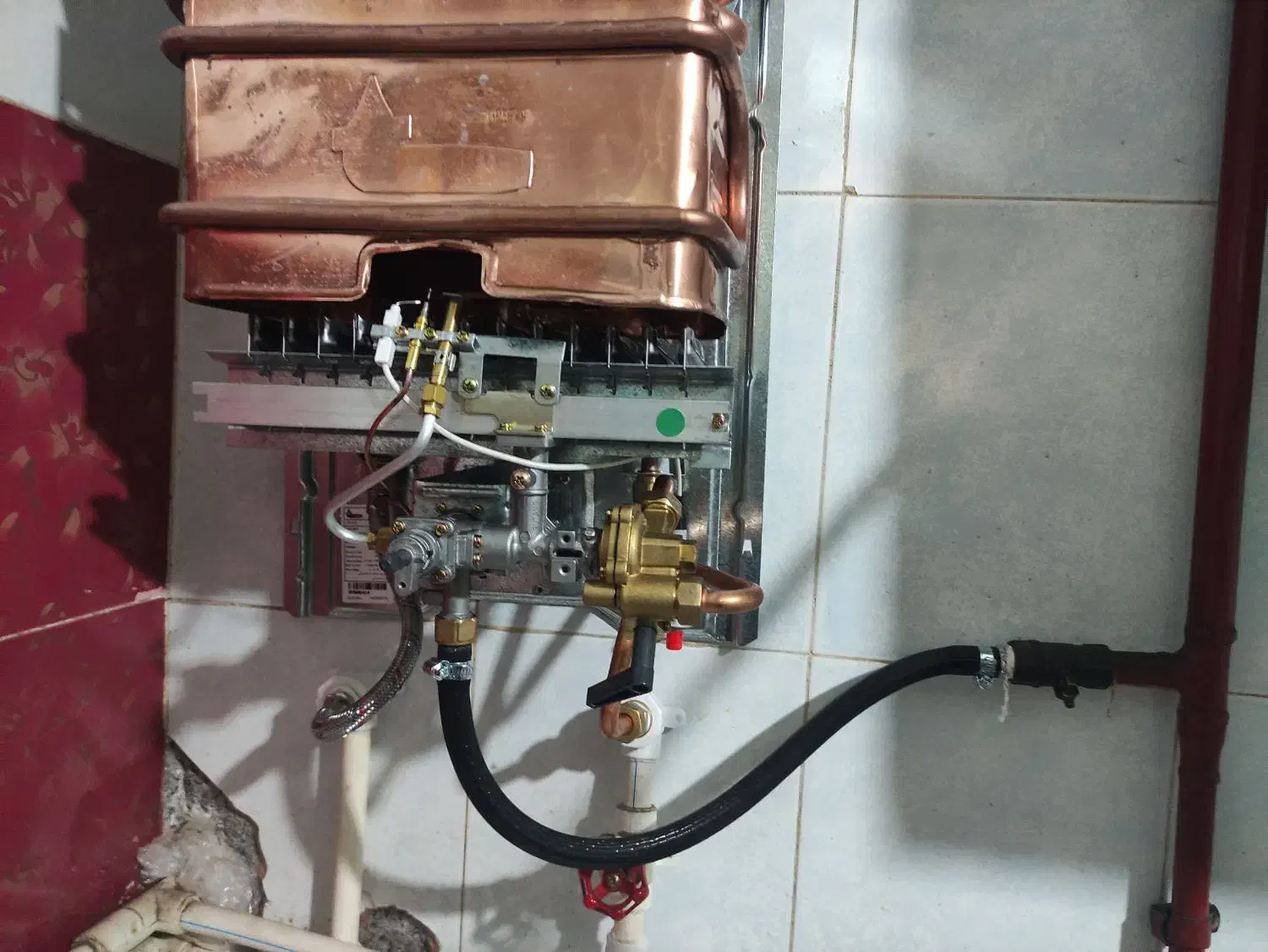 جوشکاری آبگرمکن فوری آبگرمکن نو و استوک موجود است|آبگرمکن، پکیج، شوفاژ|نیشابور, بنیاد شهید|دیوار