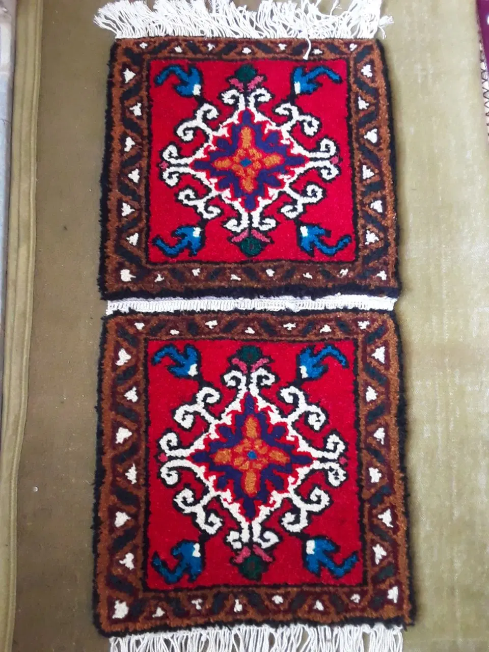 پادری و فرش صندلی دستبافت|پادری|تبریز, |دیوار