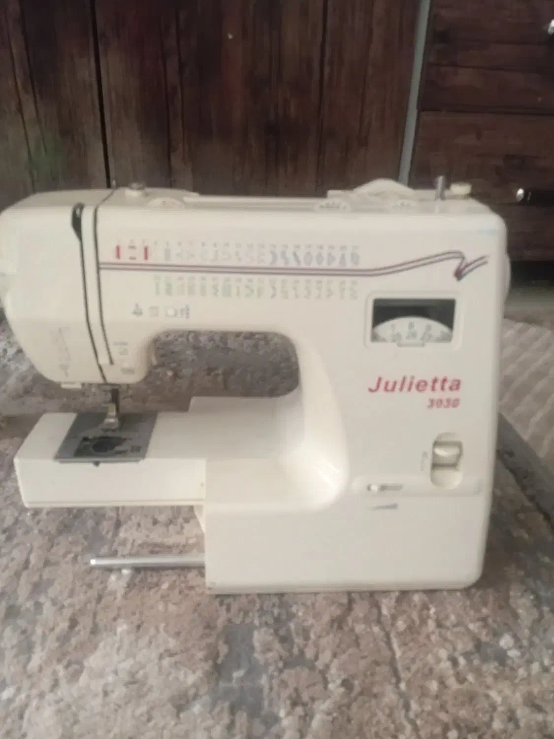 چرخ خیاطی وگلدوزی|چرخ خیاطی و ریسندگی|شاهین‌شهر, مسکن مهر|دیوار