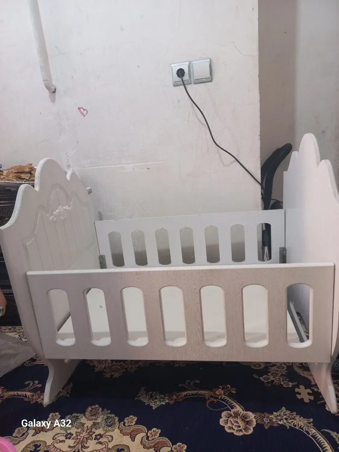 گهواره|تخت و سرویس خواب|دلیجان, |دیوار