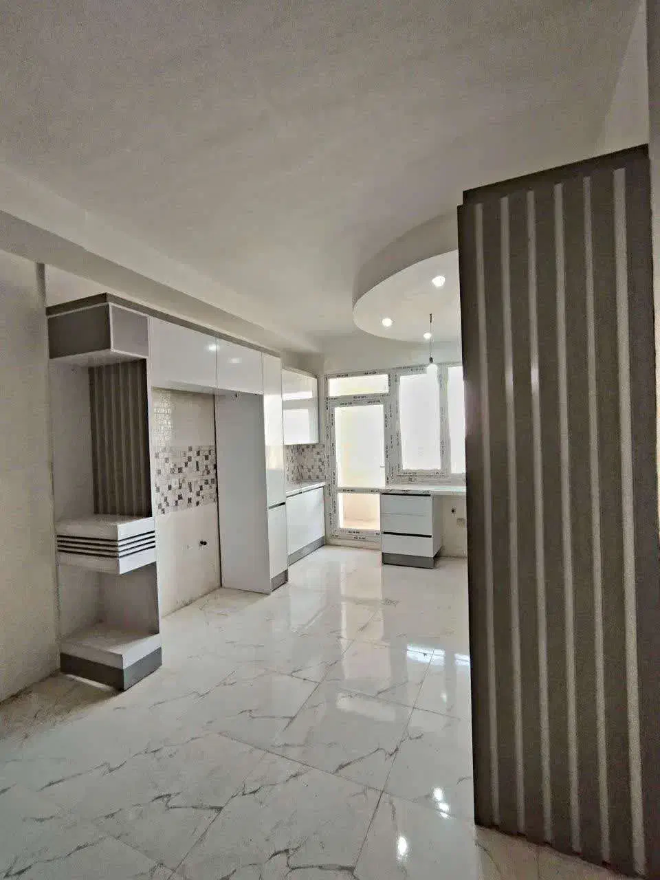 kabinetهایگلاس براق وسطح آینه ای/روشنایی فضا/کدjv7|مصالح و تجهیزات ساختمان|اصفهان, الهیه|دیوار