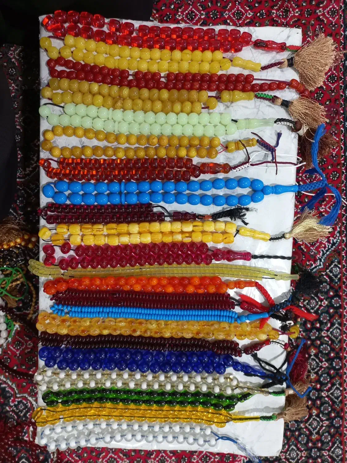 تسبیح و چاقو|کلکسیون اشیاء عتیقه|دیواندره, |دیوار