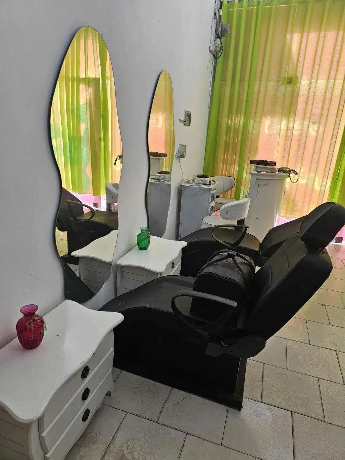 فروش کلیه وسایل سالن آرایشگاه|آرایشگاه و سالن‌های زیبایی|چالوس, |دیوار