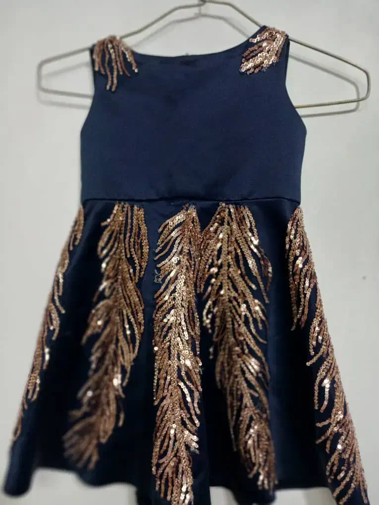 لباس مجلسی|لباس|دلیجان, |دیوار