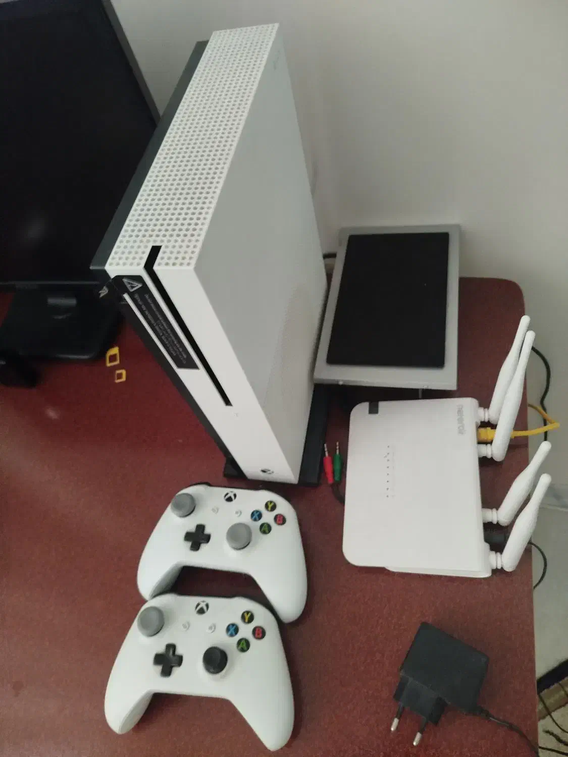 Xbox one s|کنسول، بازی ویدئویی و آنلاین|مشکیندشت, |دیوار