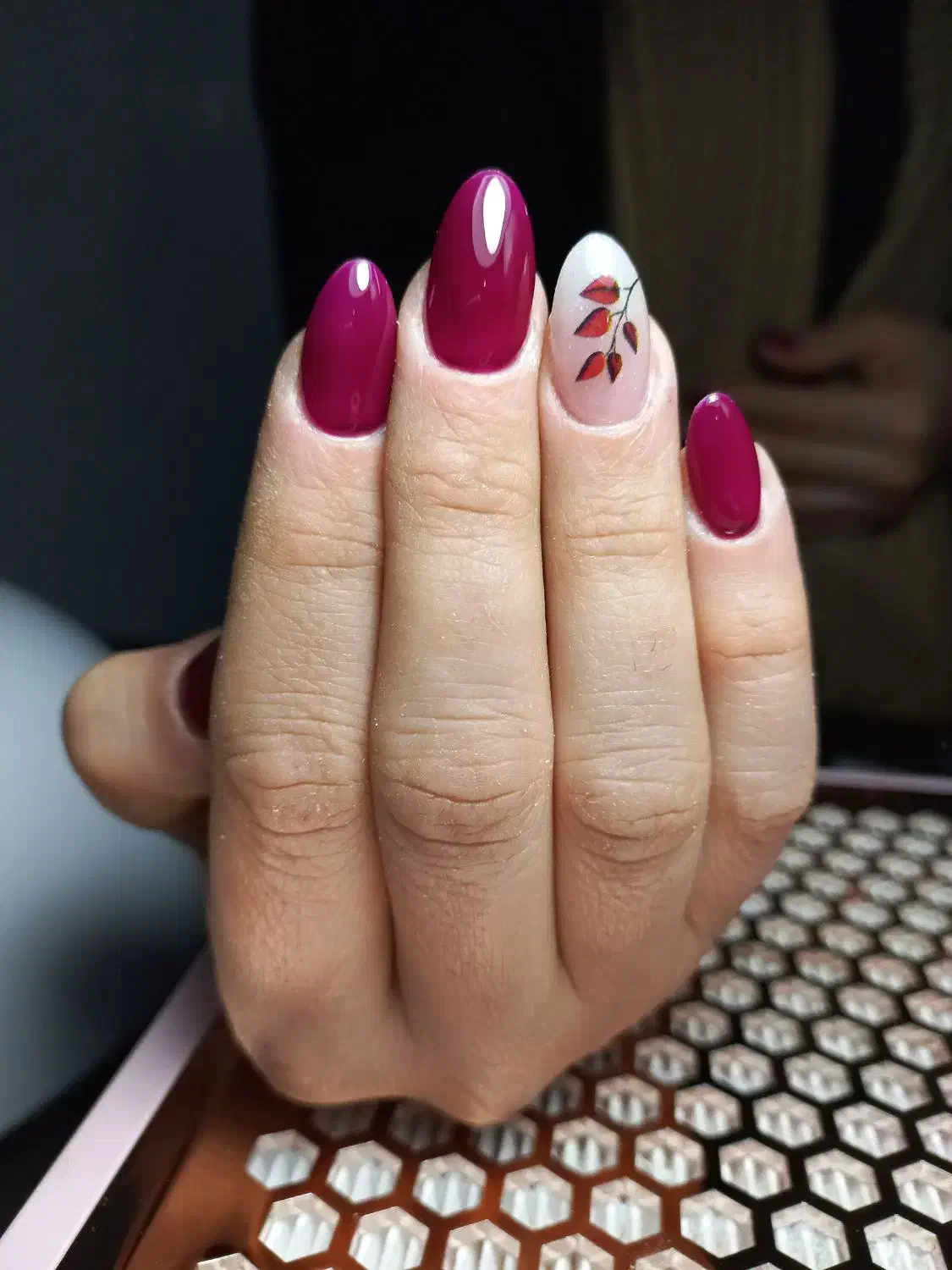 خدمات ناخن بابهترین کیفیت...|خدمات آرایشگری و زیبایی|بم, |دیوار