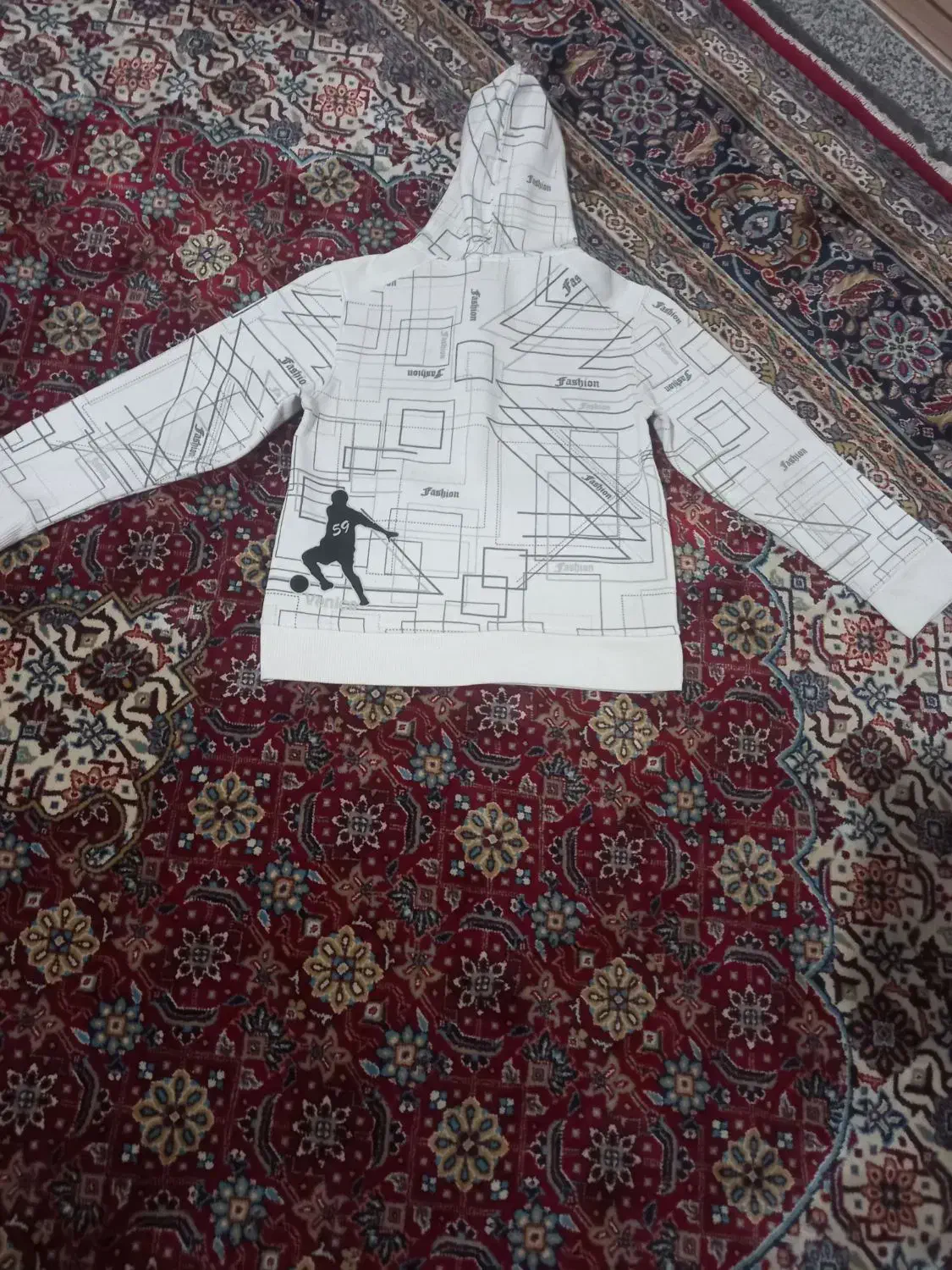 هودی|لباس|بروجرد, |دیوار