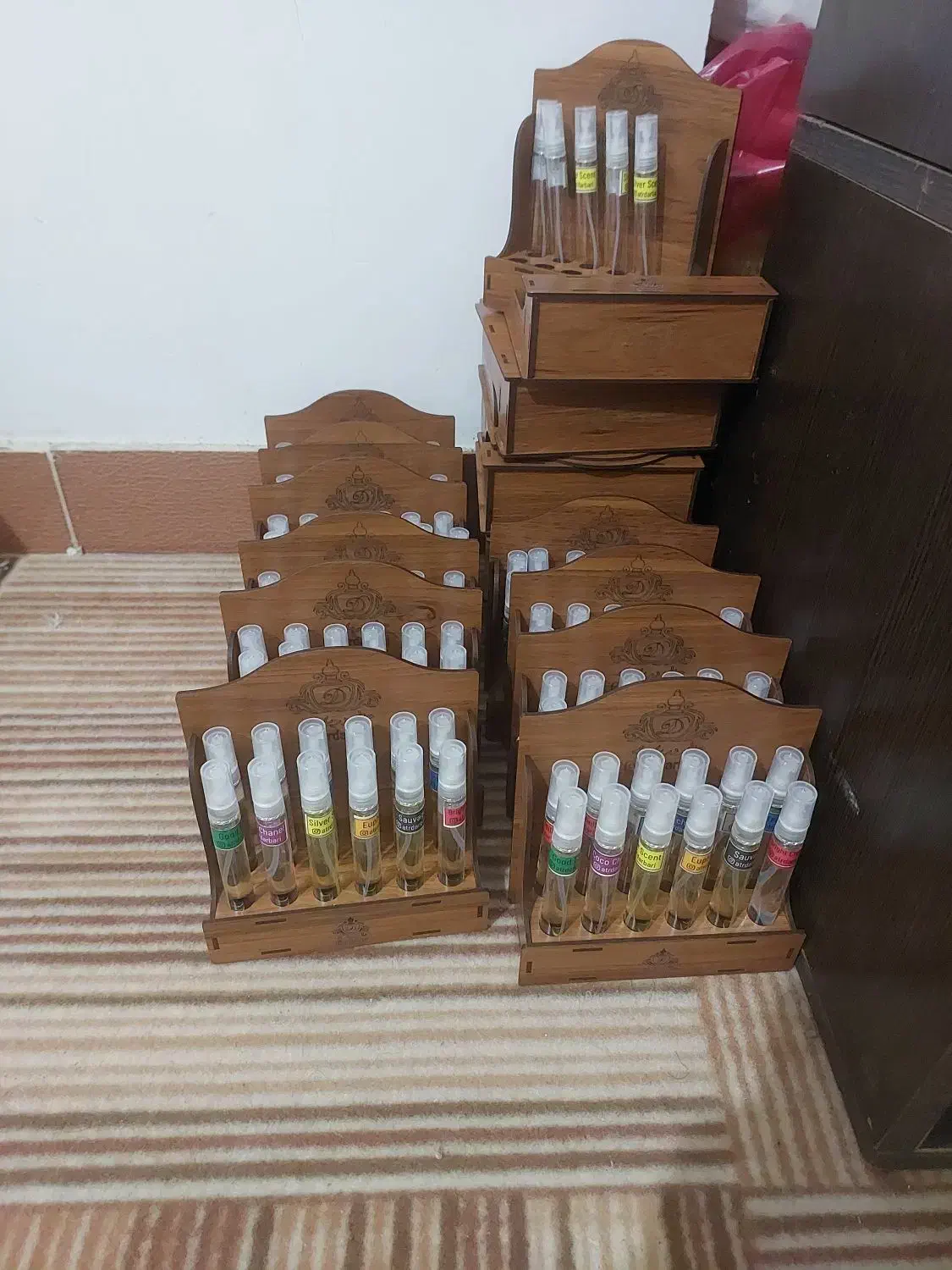 عطر (دی)|آرایشی، بهداشتی، درمانی|رشت, بازار|دیوار