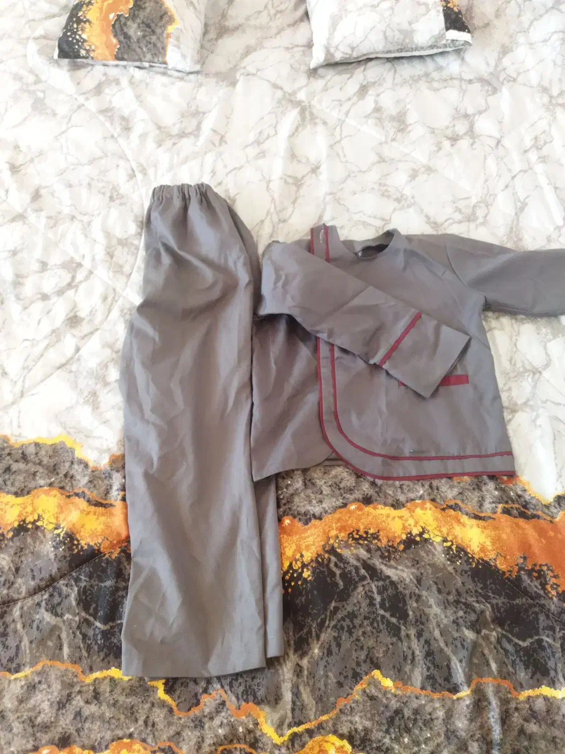 لباس فرم بزرگمهر سایز ۴|لباس|فولادشهر, C8|دیوار