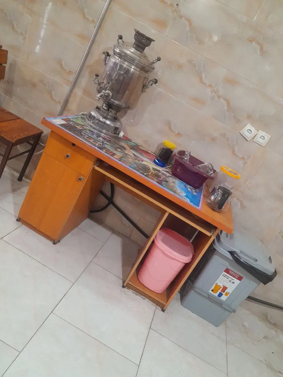 میز صندلی ۵نفره سماور و صندلی انتظار|میز و صندلی غذاخوری|ارومیه, |دیوار