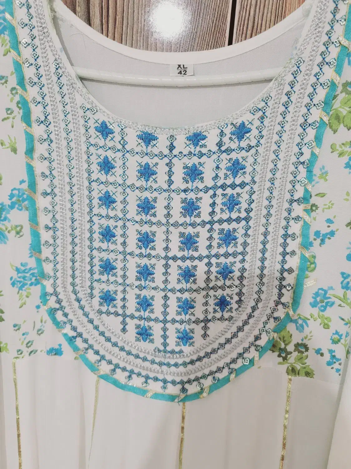 لباس ساحلی|لباس|قشم, |دیوار