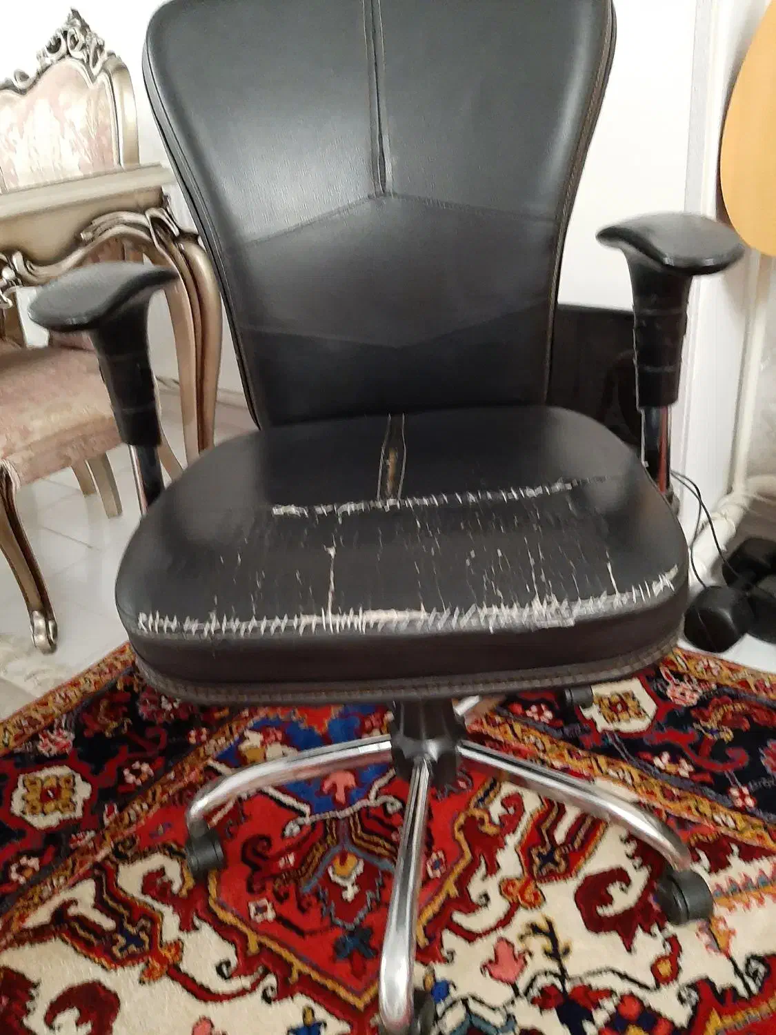 صندلی مدیریتی جک دار چرخان|مبلمان اداری|تبریز, |دیوار