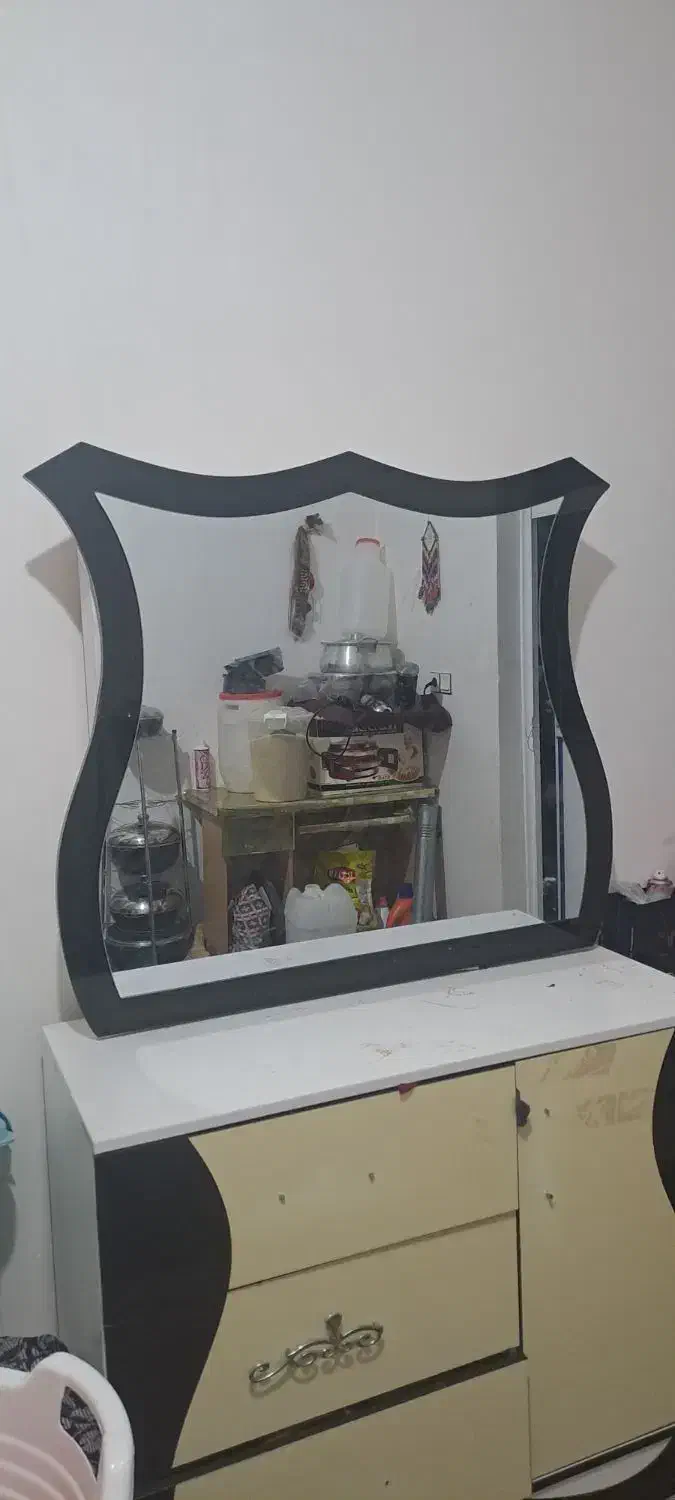تخت خواب و پادری و بوفه و آیینه|تخت و سرویس خواب|اندیمشک, |دیوار
