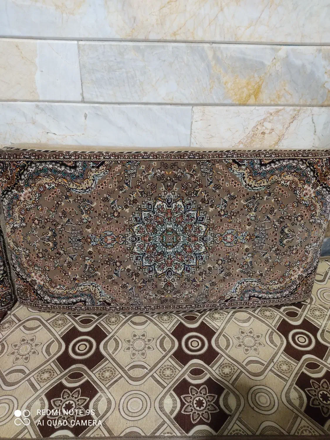 پشتی اذین پنج جفت دارم نونوهستن سنگین|فرش|قم, قلعه کامکار|دیوار