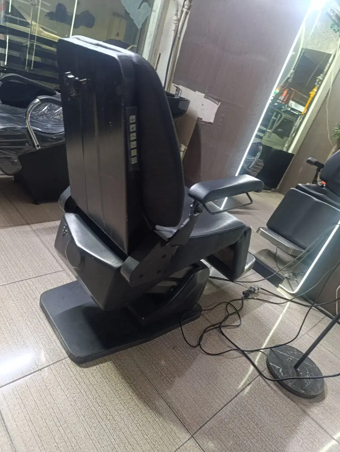 صندلی برقی آرایشگاه|آرایشگاه و سالن‌های زیبایی|ملارد, |دیوار