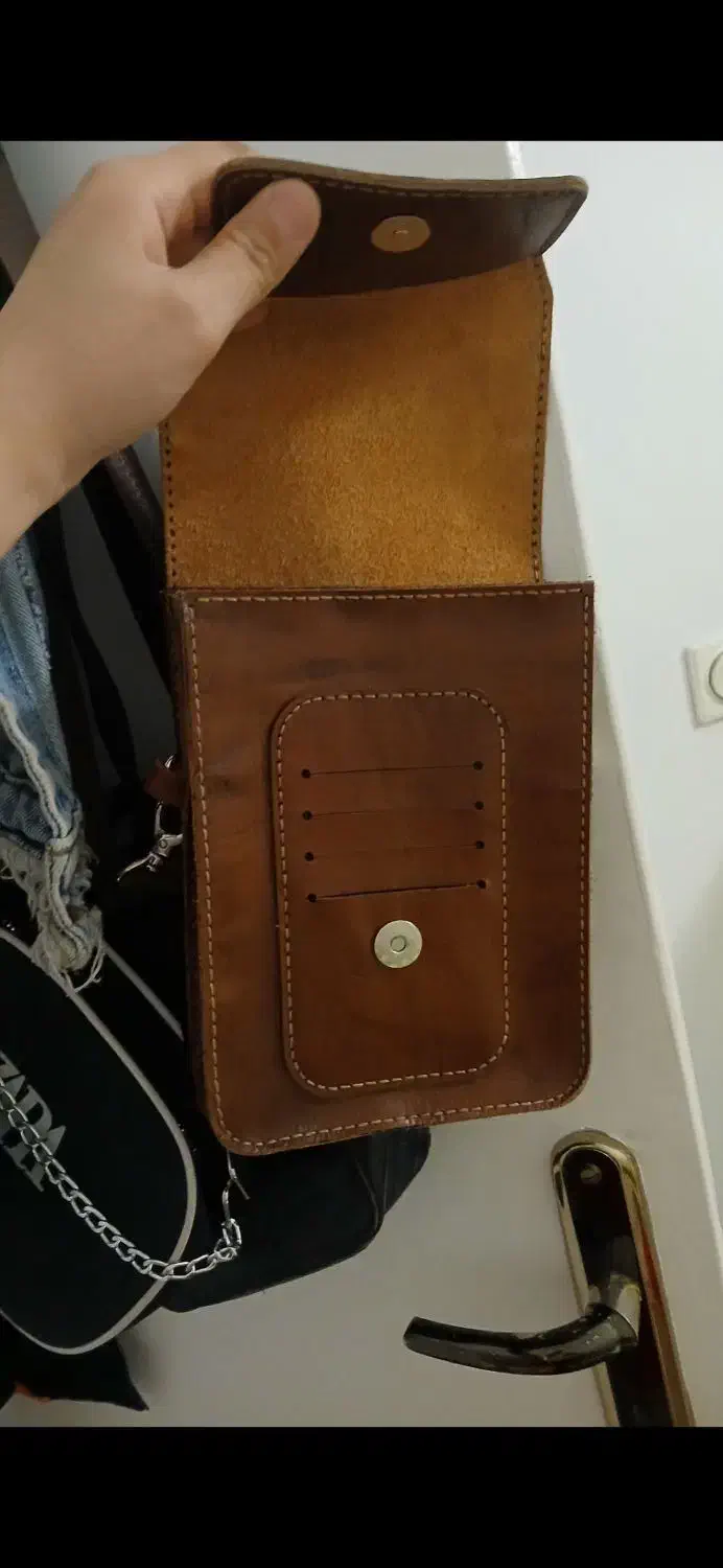 کیف دوشی چرم طبیعی قهوه‌ای دست‌دوز|کیف، کفش، کمربند|تهران, فردوس|دیوار