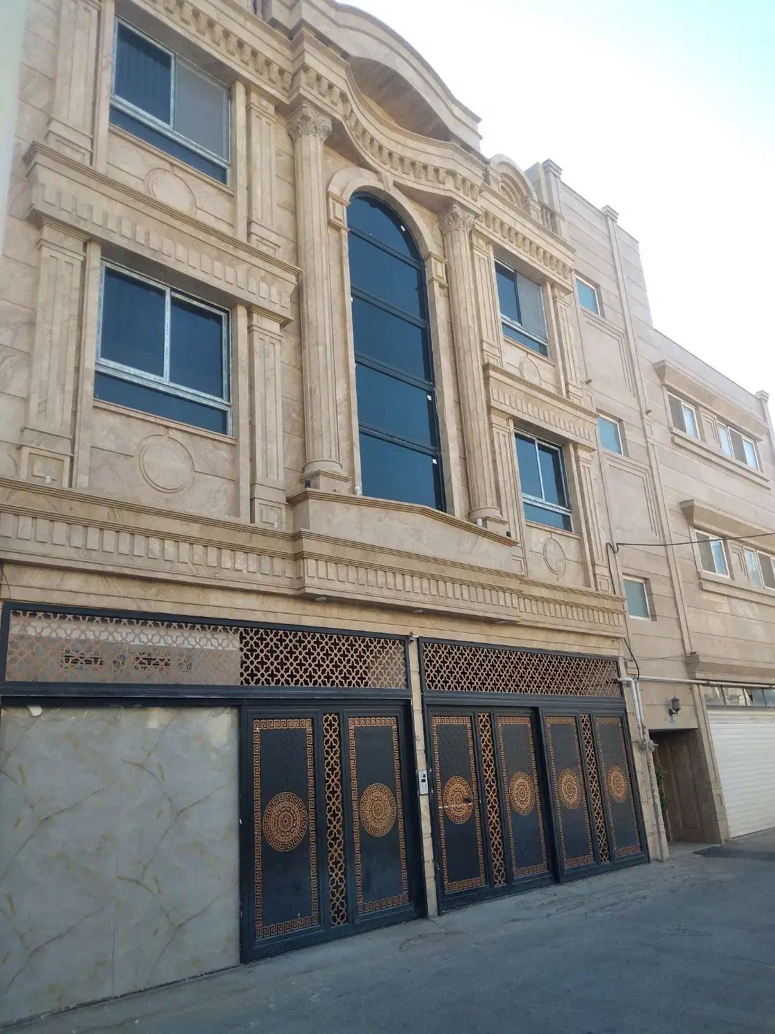 همکف حیاط دار رازی به نظامی|اجارهٔ خانه و ویلا|شاهین‌شهر, نظامی|دیوار