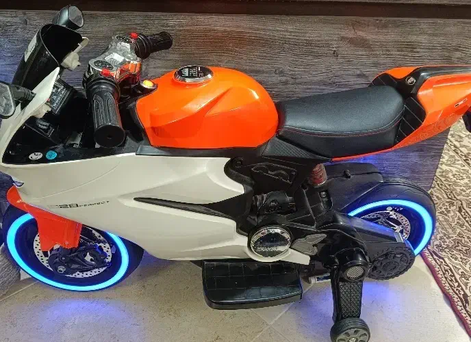 موتور سالم شارژی کودکانه|اسباببازی بچه|کاشان, فاز ۲ ناجی آباد|دیوار