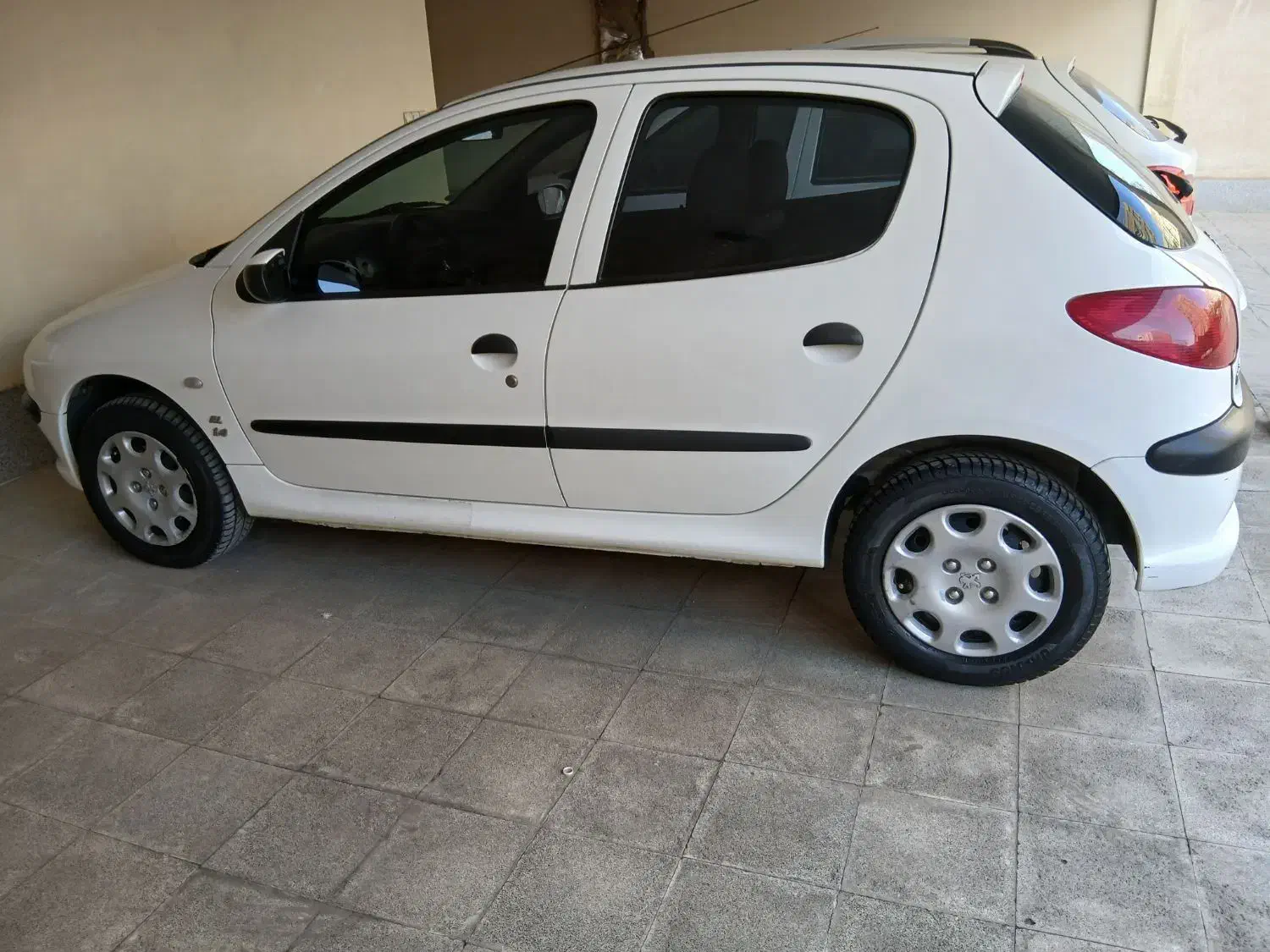 پژو ۲۰۶ سفید تیپ دو|خودرو سواری و وانت|مشهد, الهیه|دیوار