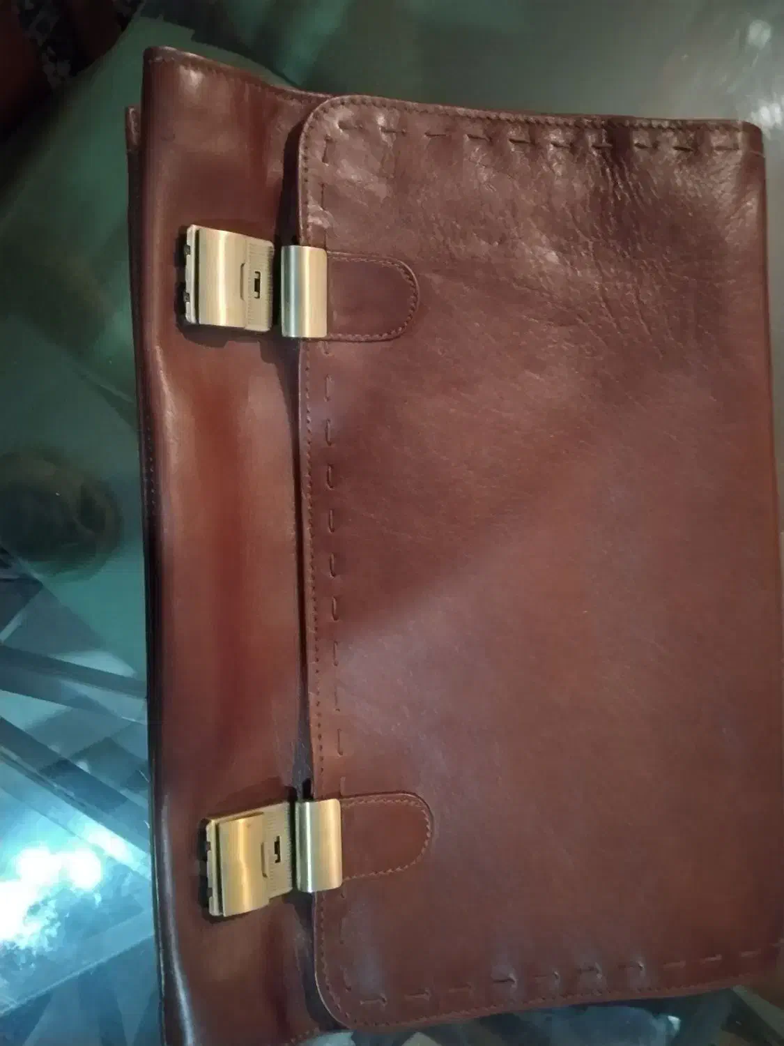 کیف چرم|کیف، کفش، کمربند|کیش, |دیوار