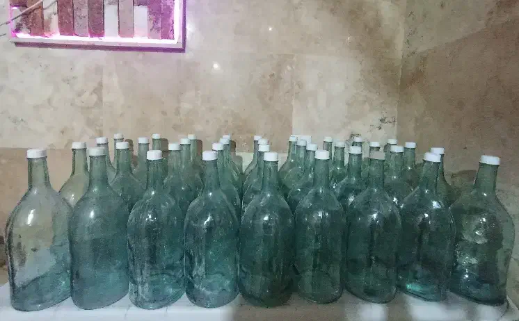 شیشه دو و نیم لیتری|ظروف نگهدارنده، پلاستیکی، یکبارمصرف|وحیدیه, |دیوار