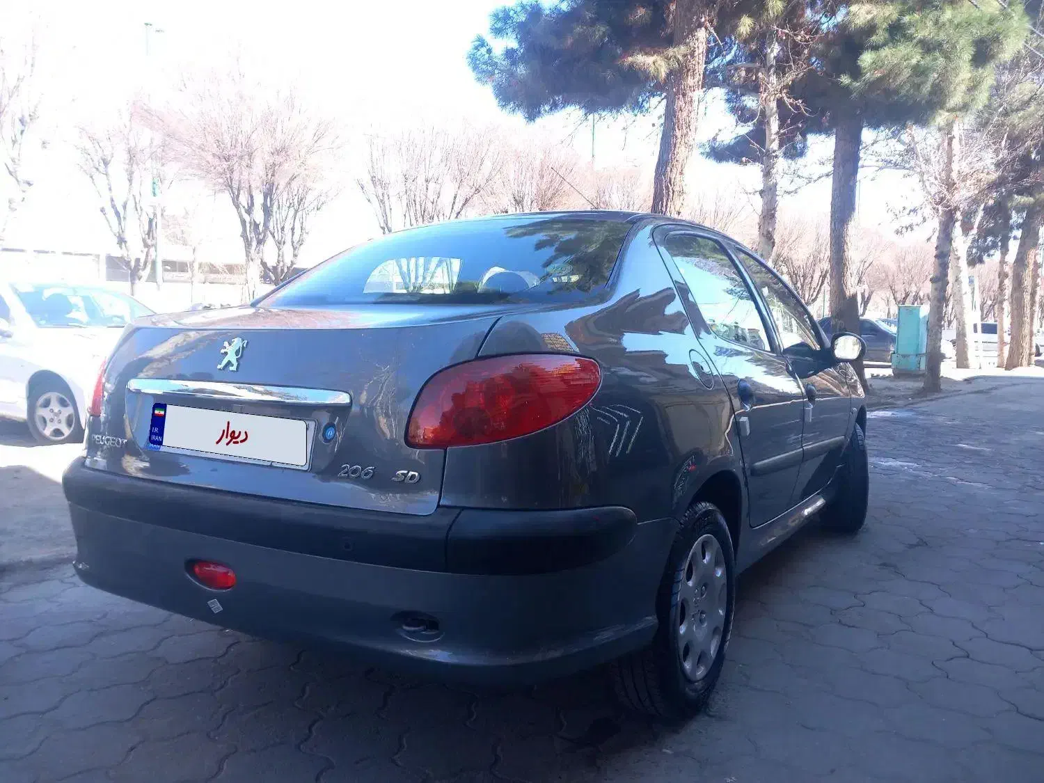 پژو ۲۰۶|خودرو سواری و وانت|بروجرد, |دیوار