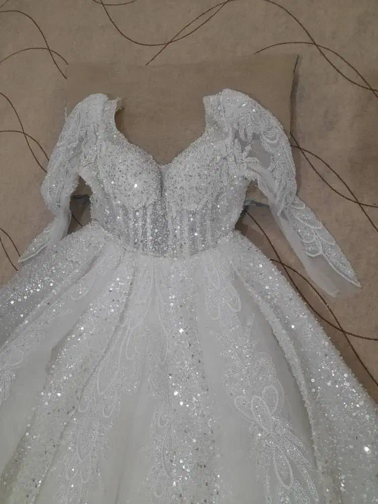 لباس عروس دنباله دار عربی پرکار و شیک|لباس|نجف‌آباد, ویلاشهر|دیوار