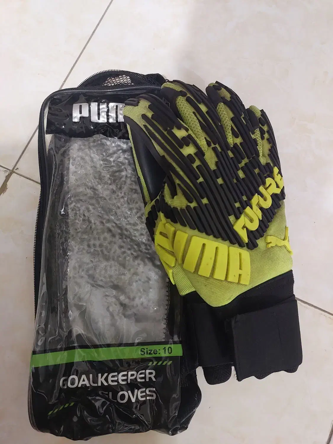 دستکش دروازبانی|تجهیزات ورزشی|رشت, دیلمان|دیوار