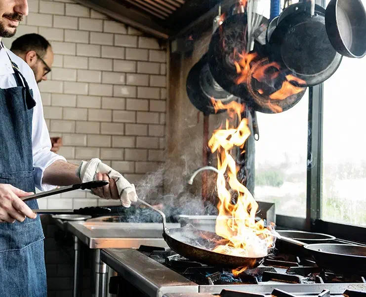 پرسنل آشپزخانه، تمام قسمت ها|استخدام خدمات فروشگاه و رستوران|قم, دورشهر|دیوار