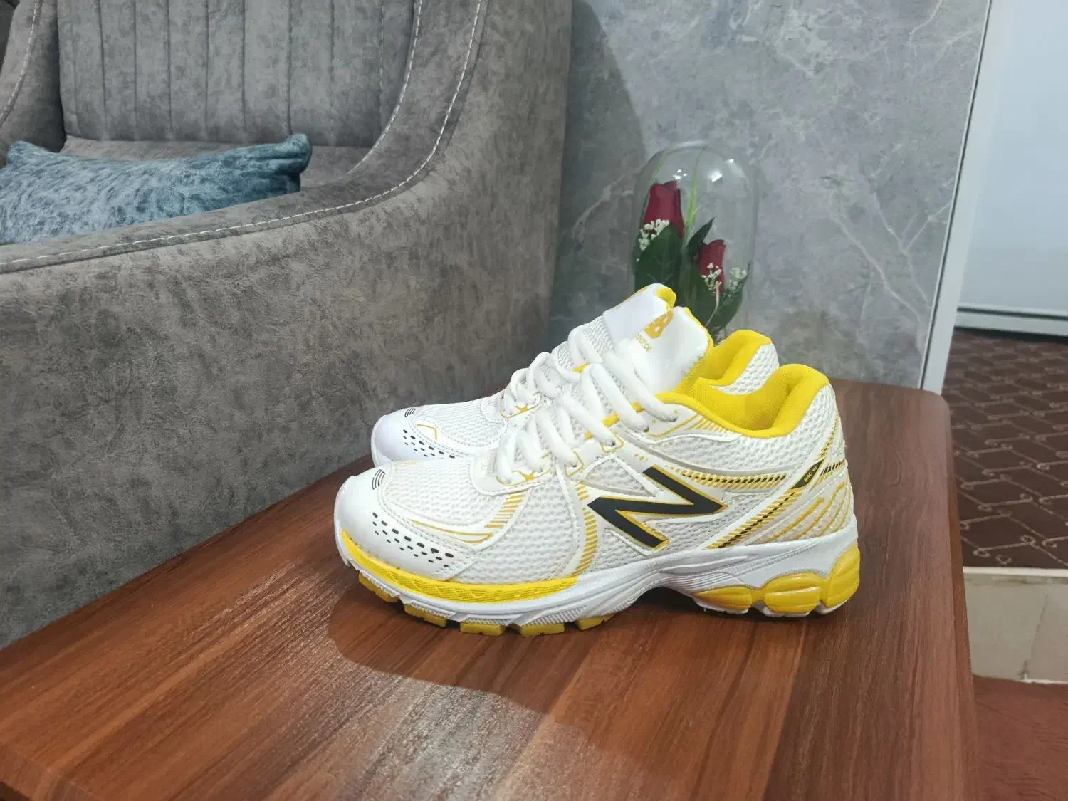 کتونی ..زنانه|کیف، کفش، کمربند|اشتهارد, |دیوار