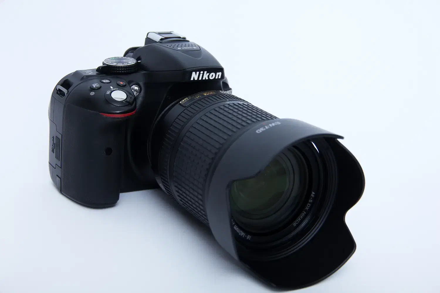 دوربین نیکون D5300 درحد|دوربین عکاسی و فیلم‌برداری|سبزوار, کوی بهار|دیوار