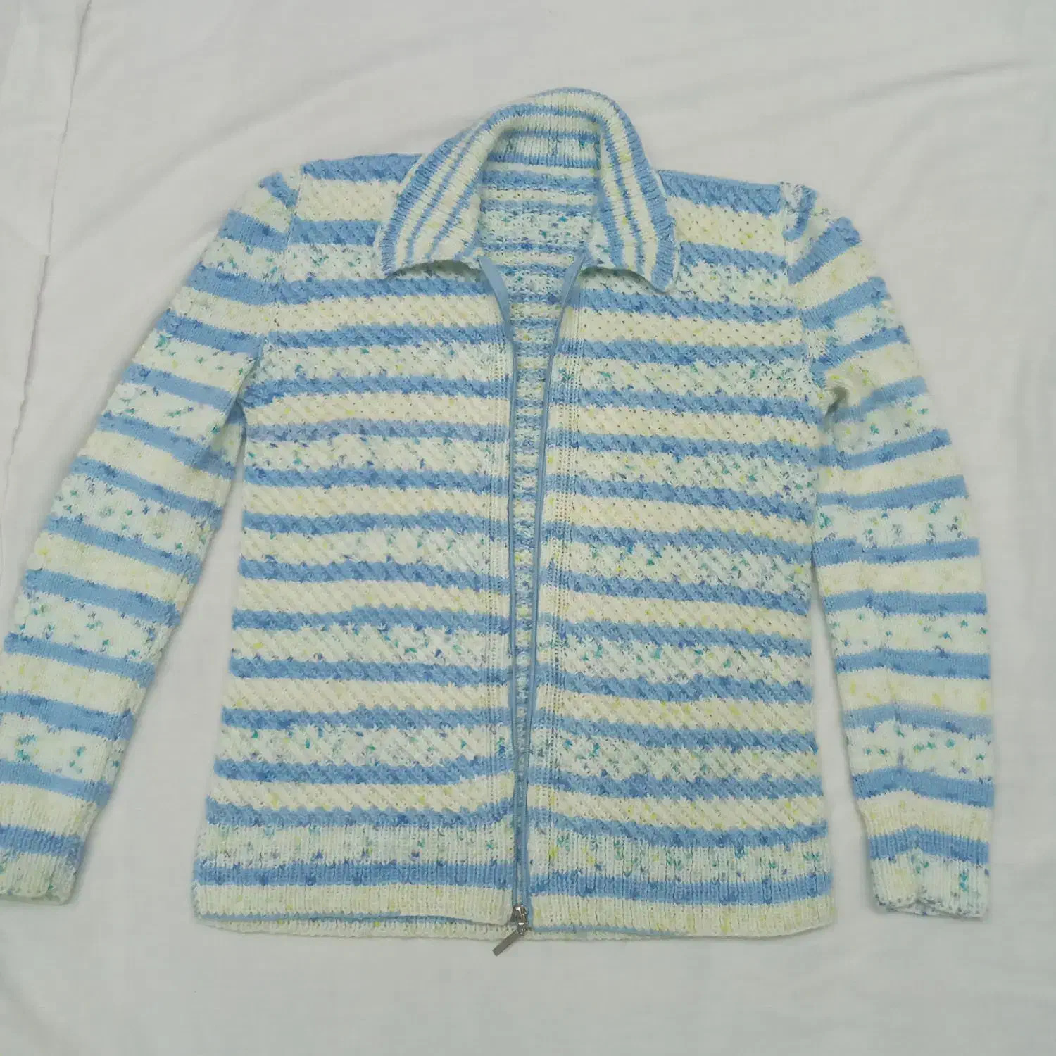 فروش بافت کاموا قبول سفارش بلوز کاپ پلیور ژاکت|لوازم خیاطی و بافتنی|سنندج, |دیوار