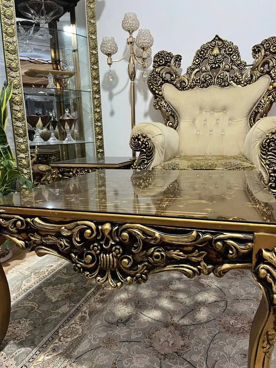 مبلمان ۹ نفره سلطنتی به همراه ۳ عدد میز پذیرایی|مبلمان خانگی و میز عسلی|علی‌آباد کتول, |دیوار