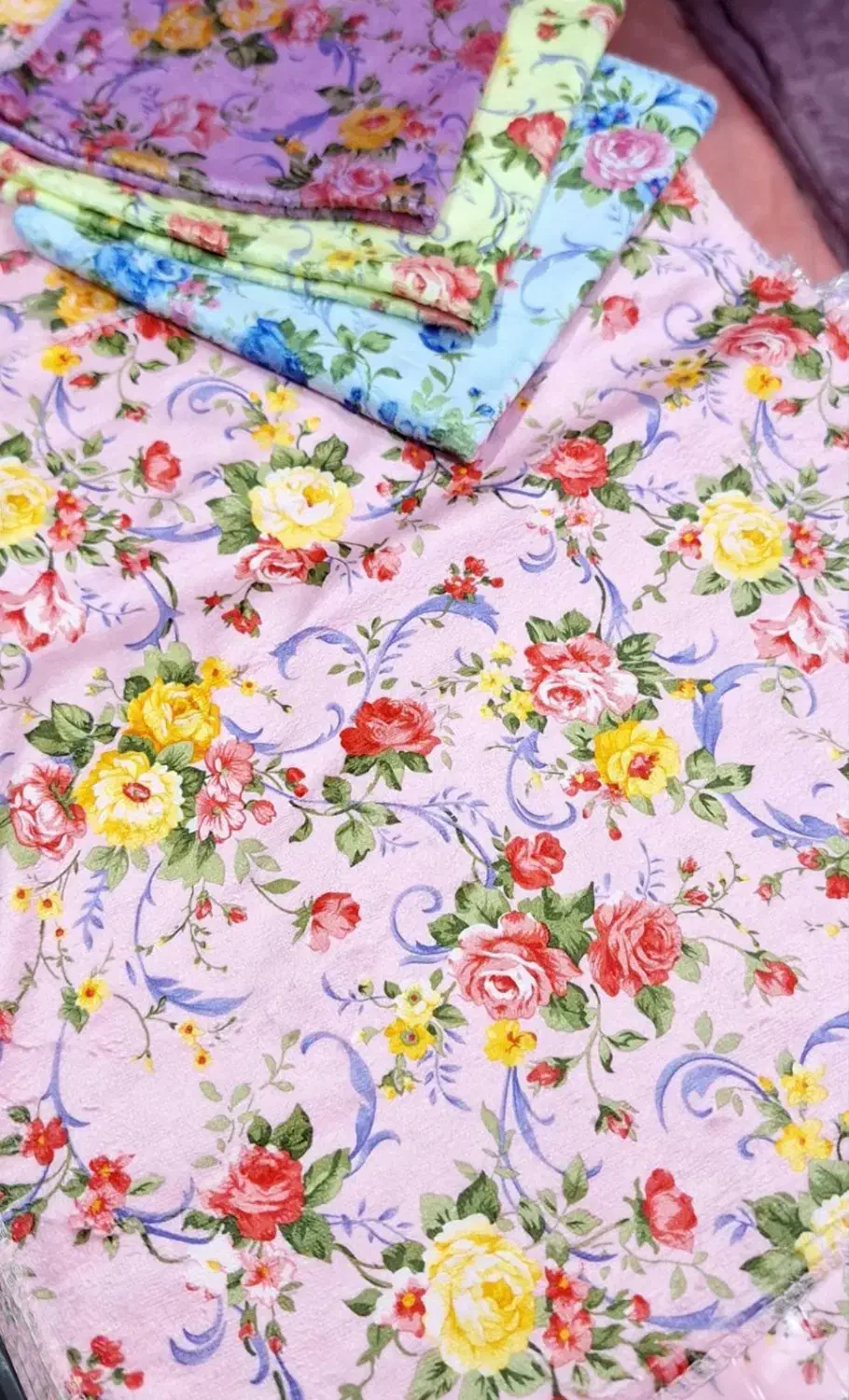 دستمال|سفره، حوله، دستمال آشپزخانه|میانه, |دیوار