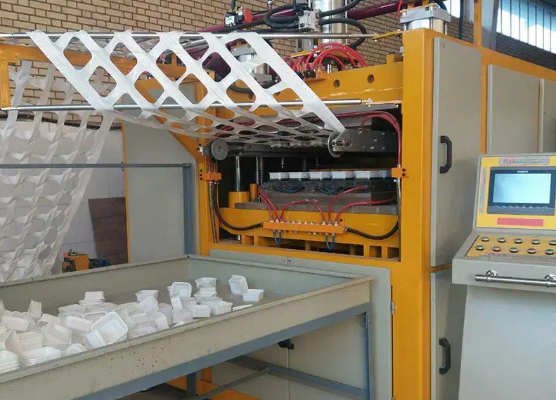 استخدام فوری نیروی ساده با غذا و جای خواب|استخدام صنعتی، فنی، مهندسی|تهران, صادقیه|دیوار